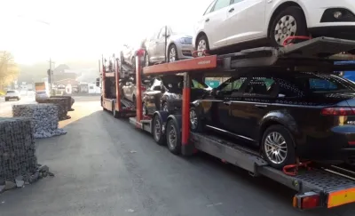 Auto‑transporter s više vozila u prijevozu – Seničić transport