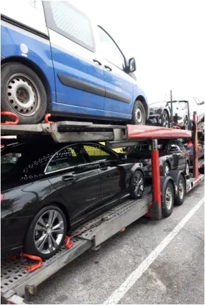 Specijalizirani kamion za prijevoz novih i rabljenih automobila